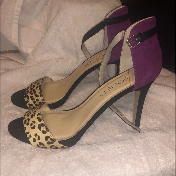 New animal print heels - Picture 2 of 4